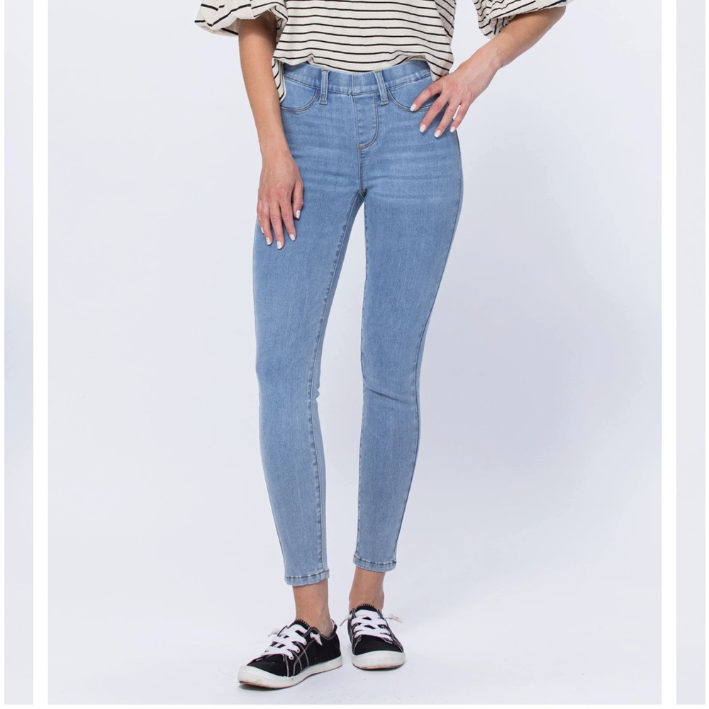 Judy Blue Mid Rise Skinny Fit Pull On Jeans, Size 13/31
